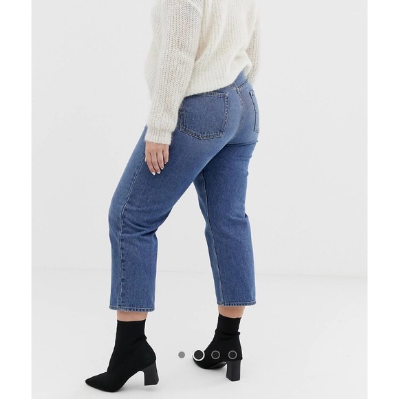 ASOS DESIGN Curve Florence authentic straight leg jeans in mid vintage blue - Picture 3 of 4